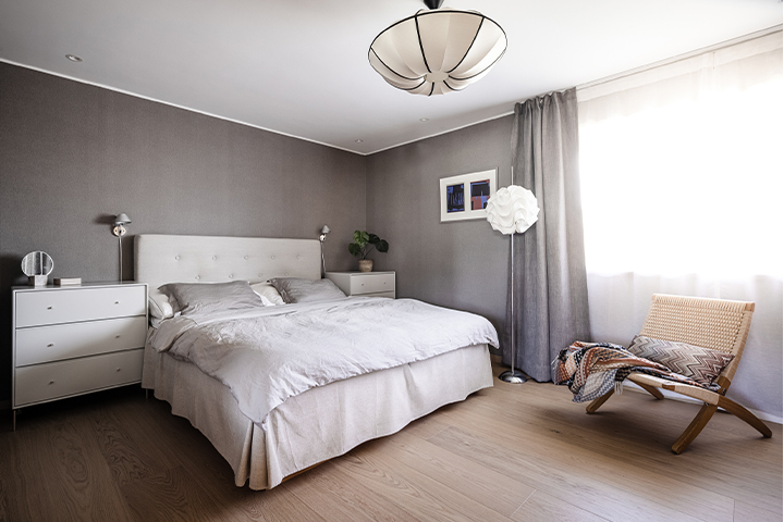 Bilde av et soverom. Lomundal tilbyr oppussing av flere rom i tilknytning til totalrenovering av bad eller kjøkken.